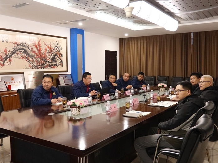 山東卡特重工機械有限公司劉總一（yī）行蒞臨色偷偷成人一区二区三区91參觀（guān）交流 (1).JPG