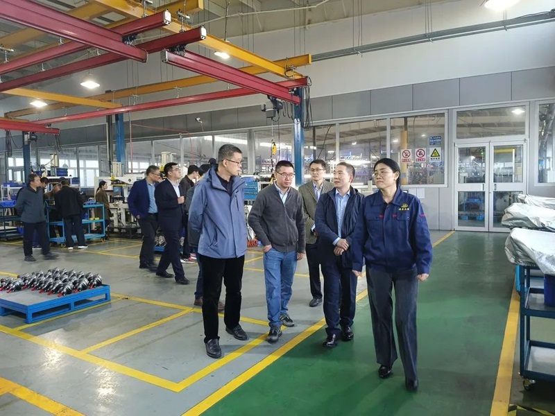 青島色偷偷成人一区二区三区91液壓機械（xiè）有限公司協辦國家標準審查會議在青島勝利召開！5.jpg
