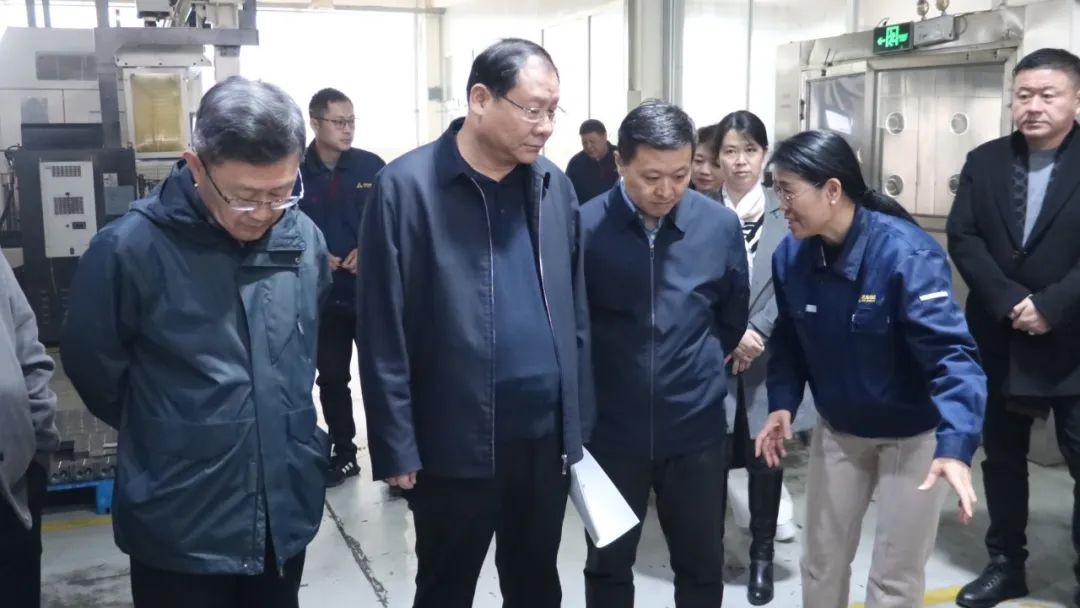 區委統戰部副部長（zhǎng）郭可超一行蒞臨色偷偷成人一区二区三区91液壓參觀指導3.jpg